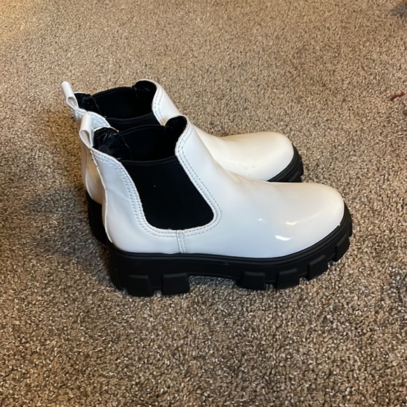 Sam Edelman Circus patent boots Size 6 - Picture 2 of 4